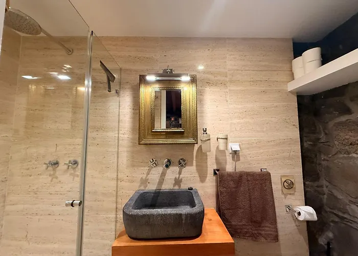 Palheiros Do Serrado By Real Vision בקתה Estreito Da Calheta