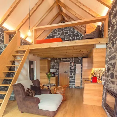 Palheiros Do Serrado By Real Vision Estreito Da Calheta