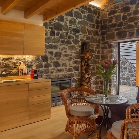 Palheiros Do Serrado By Real Vision Estreito Da Calheta