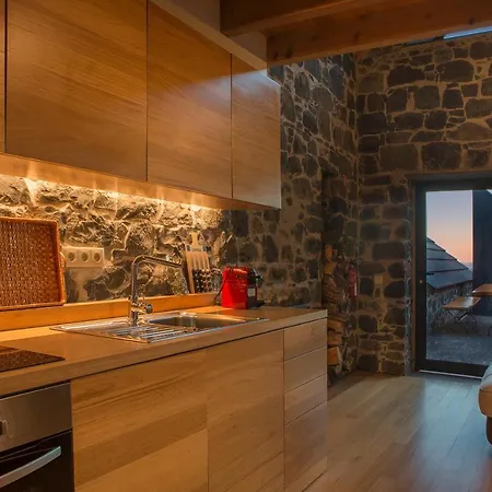 Palheiros Do Serrado By Real Vision Estreito Da Calheta