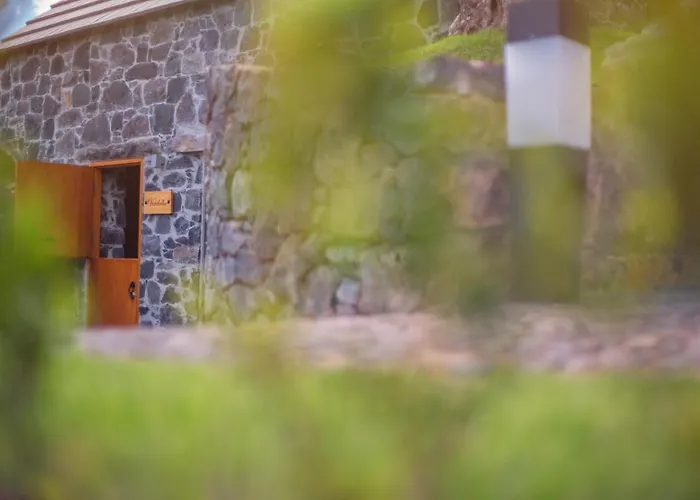 Palheiros Do Serrado By Real Vision Шале Estreito Da Calheta